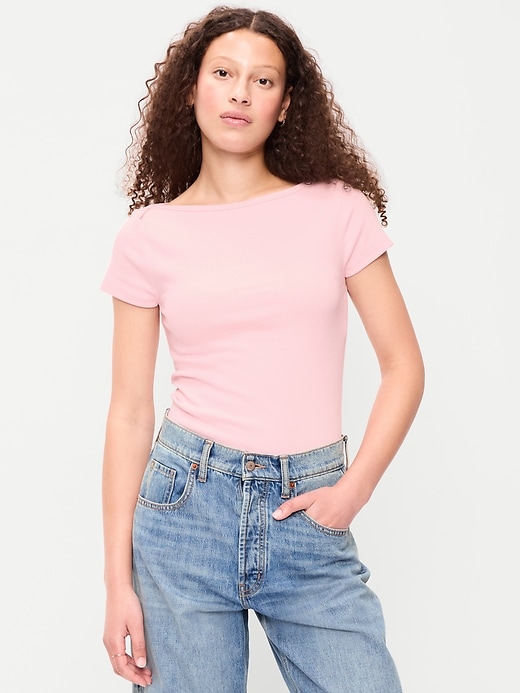 L'image numéro 1 présente T-shirt ajusté à encolure bateau