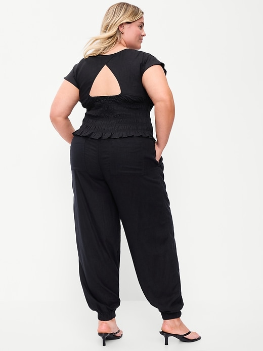 L'image numéro 2 présente Pantalon à taille mi-basse et cheville cintrée en mélange de lin