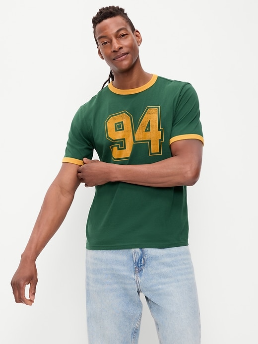 L'image numéro 1 présente T-shirt à bords contrastants et à imprimé