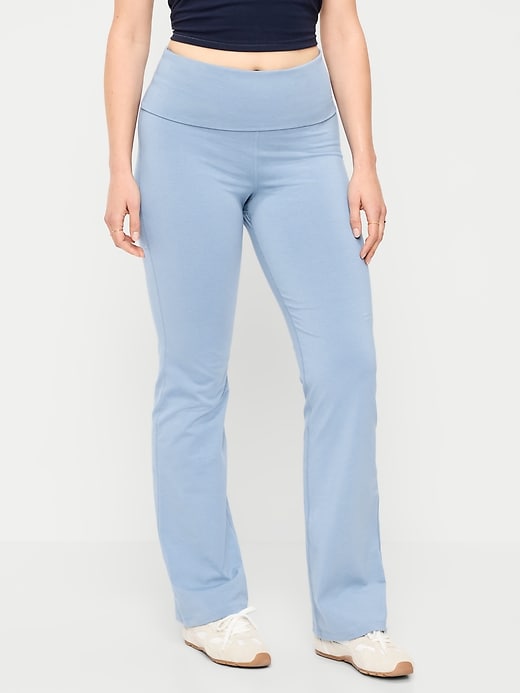 L'image numéro 2 présente Legging semi-évasé à taille haute rabattable PowerChill