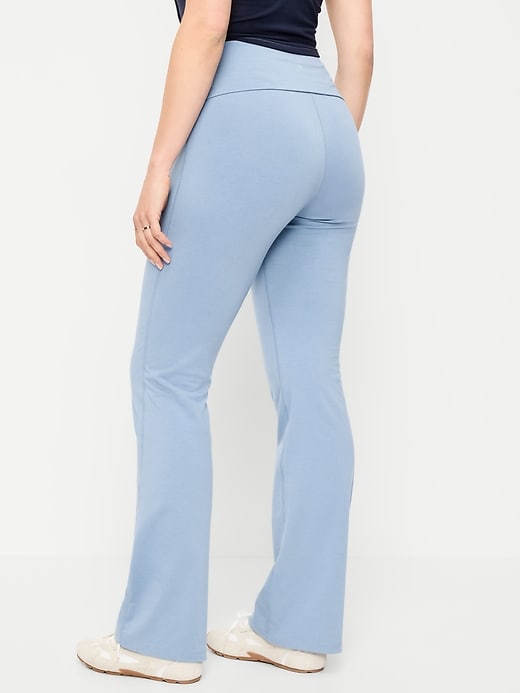 L'image numéro 3 présente Legging semi-évasé à taille haute rabattable PowerChill
