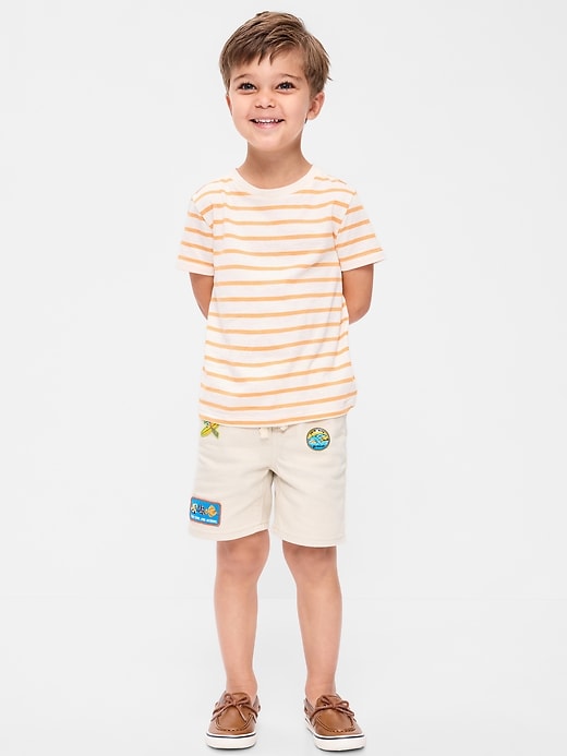 L'image numéro 1 présente Short en denim coupe généreuse à taille élastique pour tout-petit