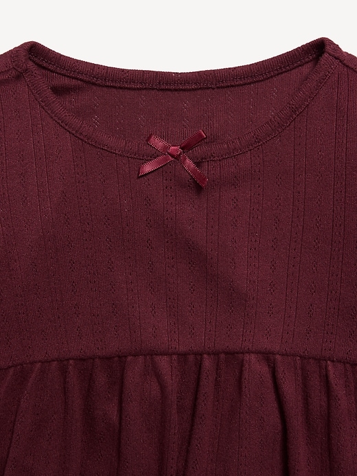 L'image numéro 4 présente Ensemble avec pantalon et haut en tricot pointelle à manches longues pour bébé