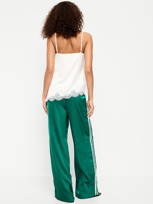 L'image numéro 3 présente Pantalon d’entraînement à taille haute en satin