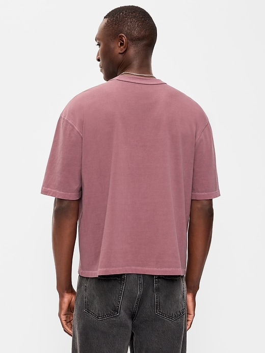 L'image numéro 2 présente T-shirt court en tissu épais teint en plongée