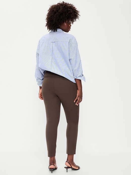 L'image numéro 7 présente Pantalon Pixie ajusté à taille haute longueur cheville