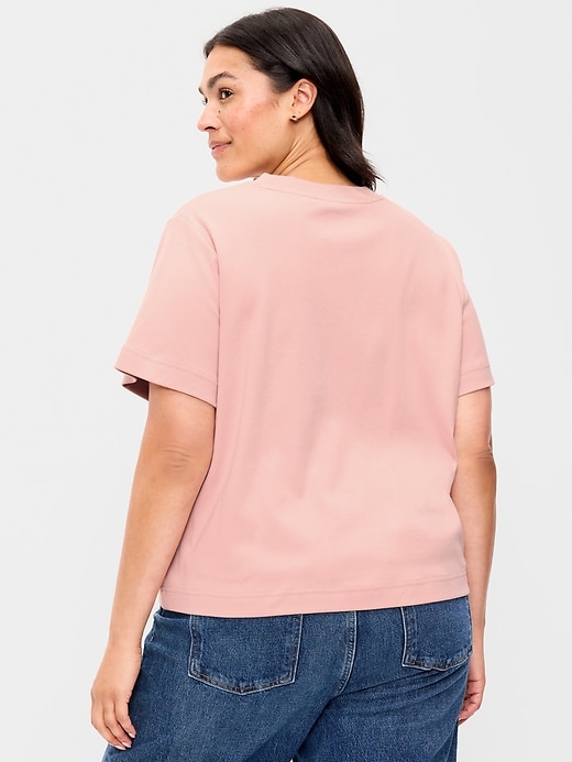 L'image numéro 6 présente T-shirt ras du cou court en tissu épais