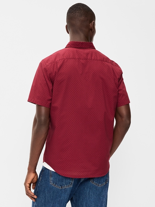 L'image numéro 2 présente Chemise passe-partout de coupe classique