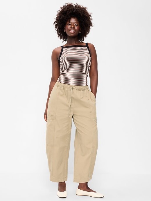 L'image numéro 5 présente Jean utilitaire à taille mi-basse élastique