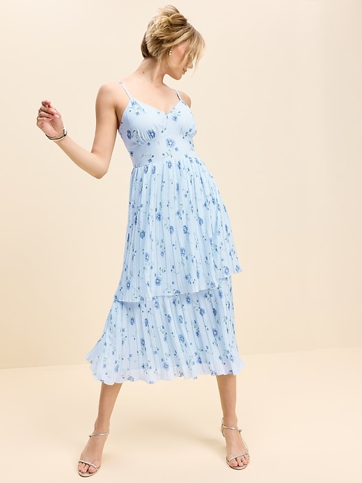 L'image numéro 3 présente Robe mi-longue ajustée et évasée à plis Moments signés Old Navy