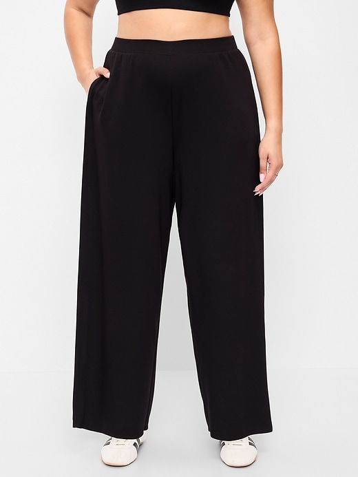 L'image numéro 6 présente Pantalon fluide à jambe large et taille haute en molleton cocooning