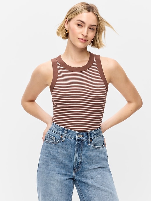 L'image numéro 1 présente Camisole moulante à bords contrastants