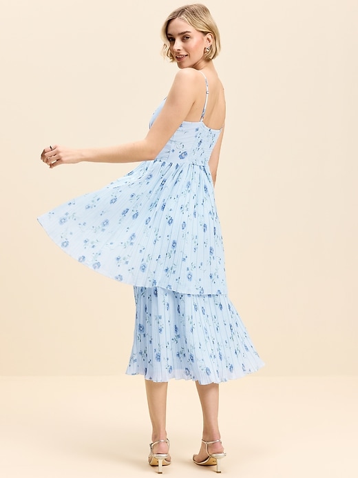 L'image numéro 2 présente Robe mi-longue ajustée et évasée à plis Moments signés Old Navy