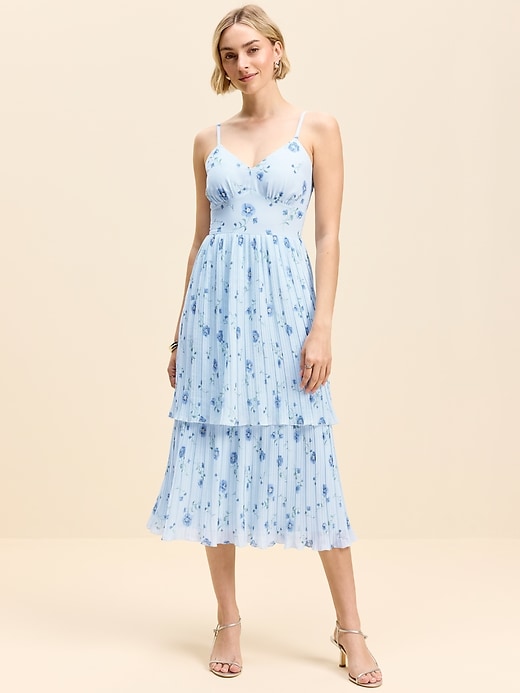 L'image numéro 1 présente Robe mi-longue ajustée et évasée à plis Moments signés Old Navy