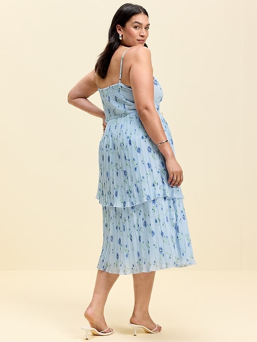 L'image numéro 9 présente Robe mi-longue ajustée et évasée à plis Moments signés Old Navy