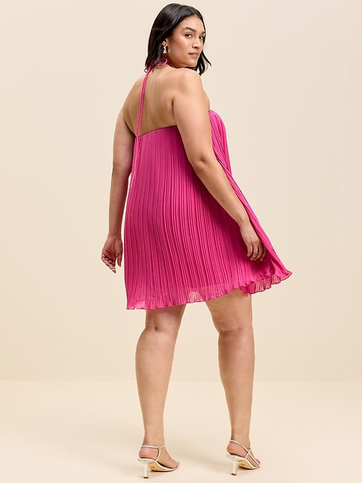 L'image numéro 10 présente Robe courte trapèze bain de soleil à plis Moments signés Old Navy