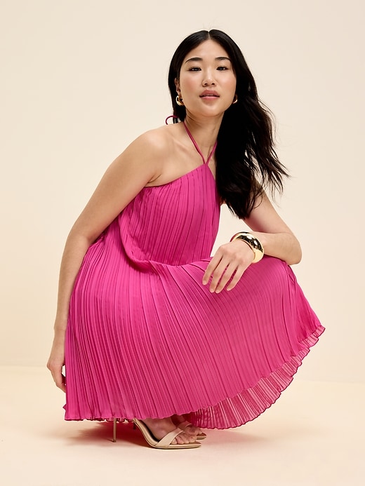 L'image numéro 3 présente Robe courte trapèze bain de soleil à plis Moments signés Old Navy