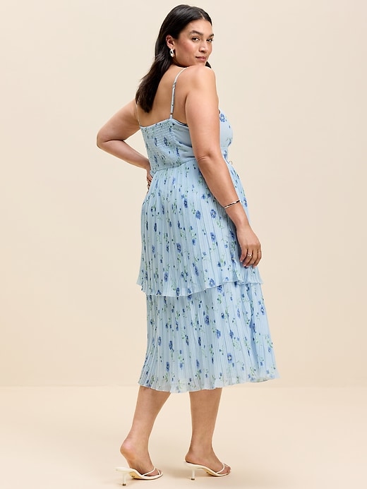 L'image numéro 10 présente Robe mi-longue ajustée et évasée à plis Moments signés Old Navy