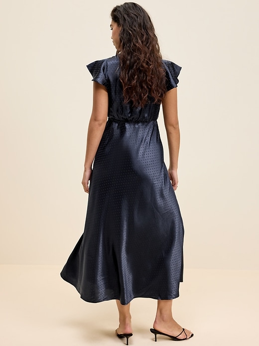 L'image numéro 8 présente Robe longue à manches flottantes en satin Moments signés Old Navy