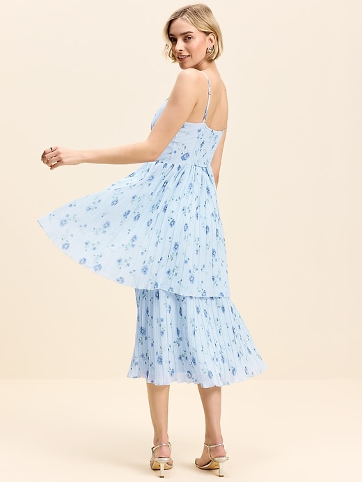 L'image numéro 2 présente Robe mi-longue ajustée et évasée à plis Moments signés Old Navy