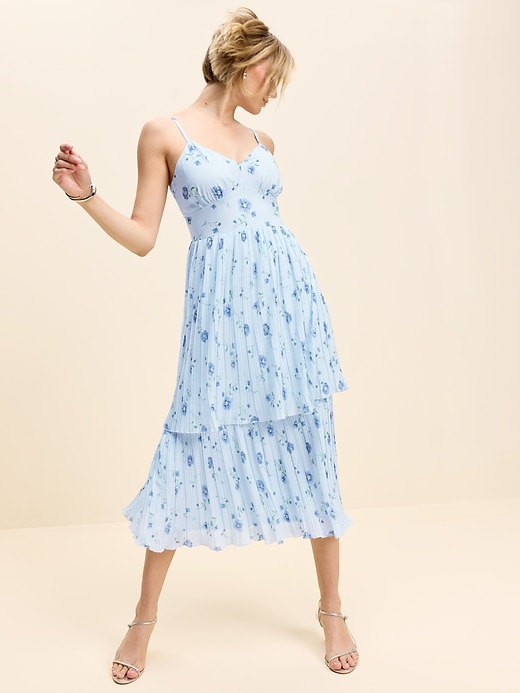 L'image numéro 3 présente Robe mi-longue ajustée et évasée à plis Moments signés Old Navy