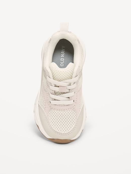 L'image numéro 2 présente Chaussures de sport en maille pour garçon