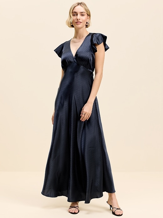 L'image numéro 1 présente Robe longue à manches flottantes en satin Moments signés Old Navy