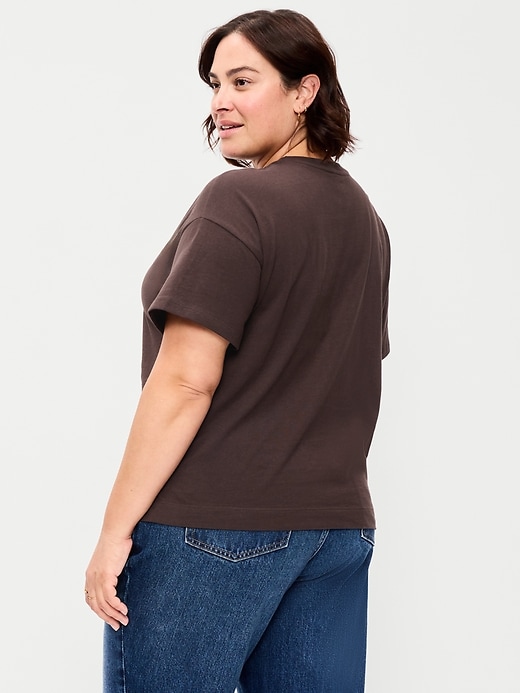 L'image numéro 8 présente T-shirt ras du cou rétro pour femme