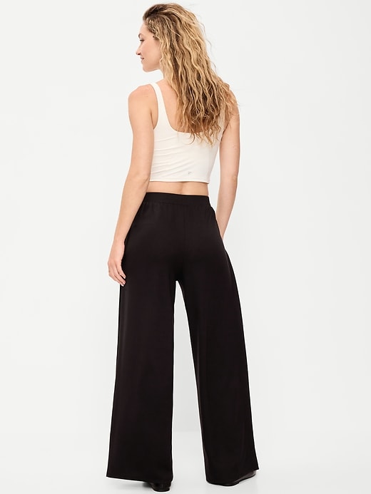 L'image numéro 2 présente Pantalon fluide à jambe large et taille haute en molleton cocooning