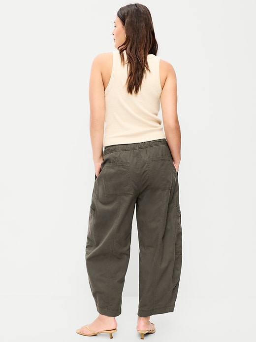 L'image numéro 3 présente Jean utilitaire à taille mi-basse élastique