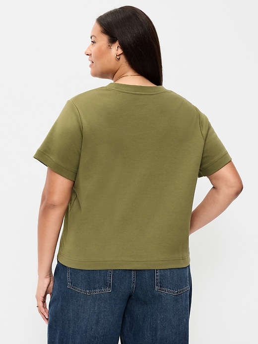 L'image numéro 6 présente T-shirt ras du cou court en tissu épais