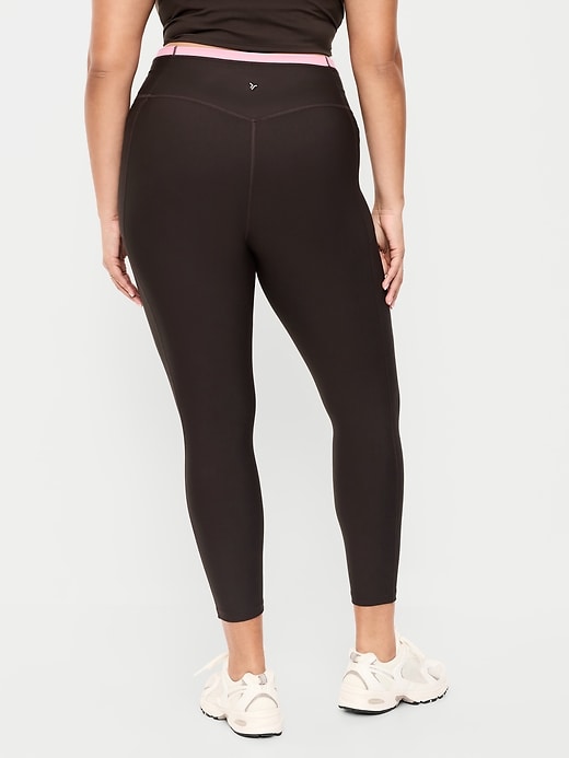 L'image numéro 5 présente Legging PowerSoft sans limites à poche à taille très haute, longueur 7/8 – Sans couture avant