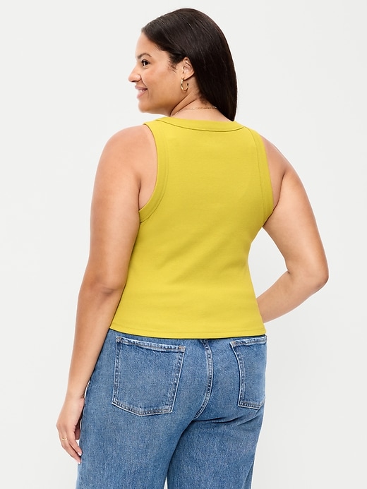 L'image numéro 7 présente Camisole courte moulante