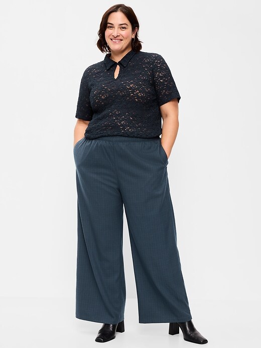 L'image numéro 8 présente Pantalon tailleur coupe généreuse à jambe large et taille haute
