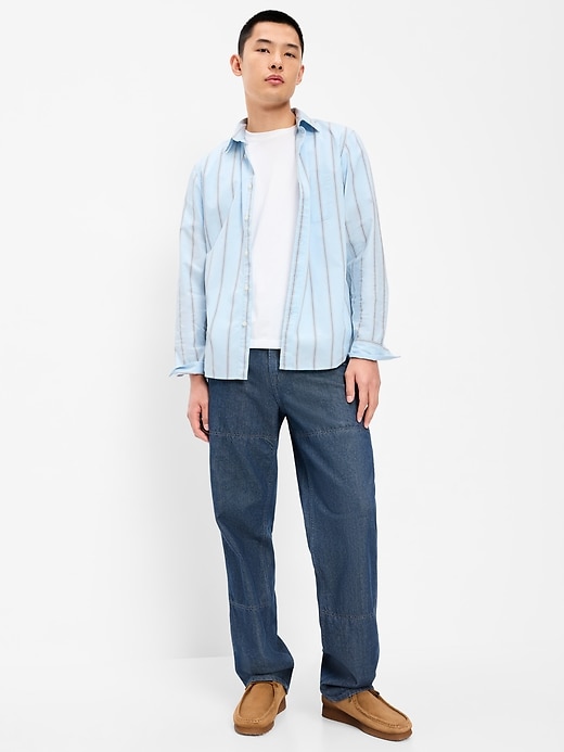 L'image numéro 3 présente Chemise passe-partout coupe classique en popeline à rayures