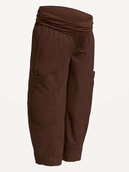 L'image numéro 2 présente Pantalon coupe baril longueur cheville à taille rabattable de maternité
