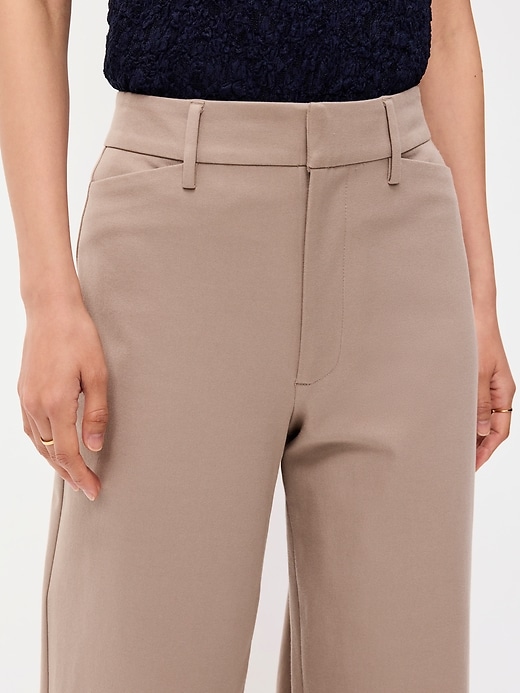 L'image numéro 5 présente Pantalon Pixie à jambe ultra-large à taille haute