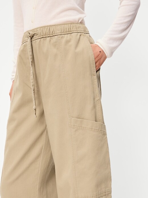 L'image numéro 4 présente Jean utilitaire à taille mi-basse élastique