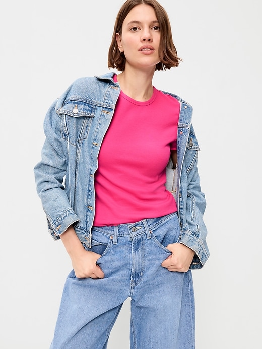 L'image numéro 3 présente T-shirt ajusté court en tricot gaufré
