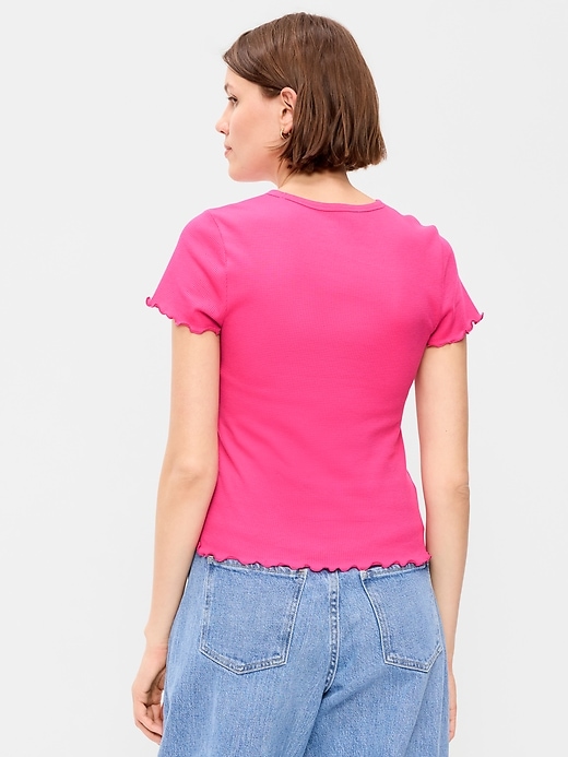 L'image numéro 2 présente T-shirt ajusté court en tricot gaufré