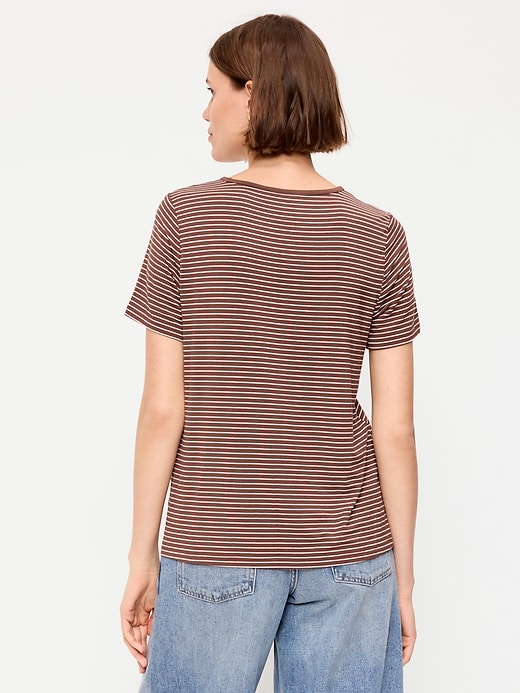 L'image numéro 2 présente T-shirt ras du cou luxueux