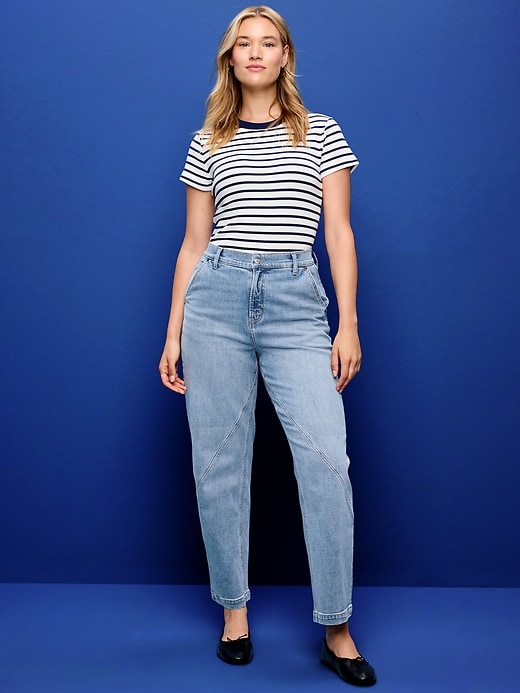 L'image numéro 6 présente Jean coupe généreuse baril à taille haute longueur cheville