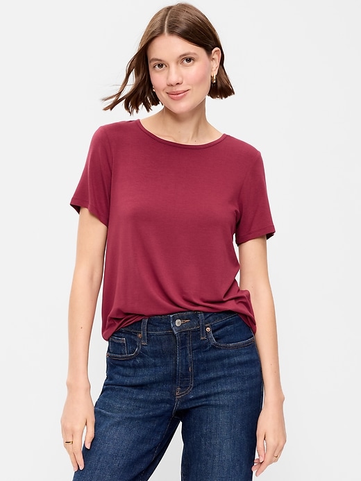 L'image numéro 1 présente T-shirt luxueux ras du cou pour Femme