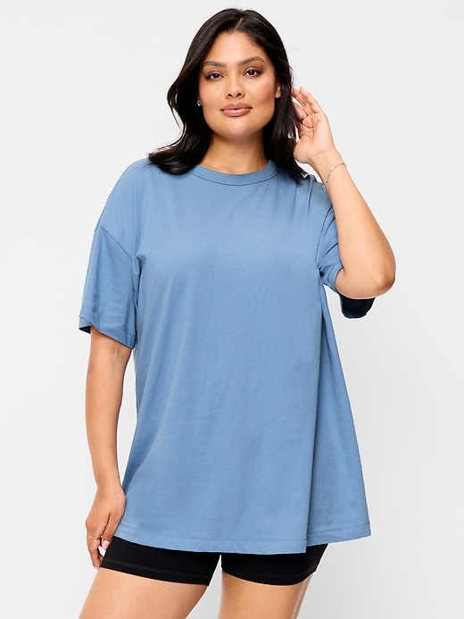 L'image numéro 5 présente T-shirt tunique passe-partout surdimensionné