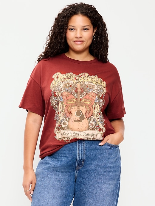 L'image numéro 8 présente T-shirt long surdimensionné à imprimé Dolly Parton™