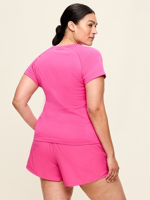 Image number 8 showing, Fluid Seamless Fitted T-Shirt