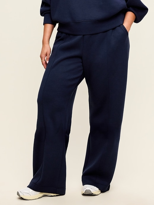 Image number 7 showing, High-Waisted Bounce Fleece Wide-Leg Sweatpants