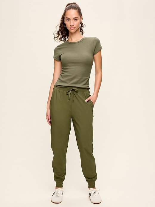 L'image numéro 2 présente Pantalon de jogging Tech Élégant à taille haute