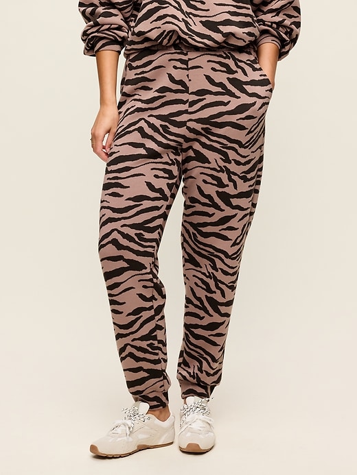L'image numéro 6 présente Pantalon de jogging en molleton qui reprend sa forme à taille haute
