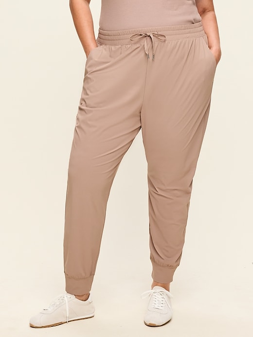 L'image numéro 8 présente Pantalon de jogging Tech Élégant à taille haute